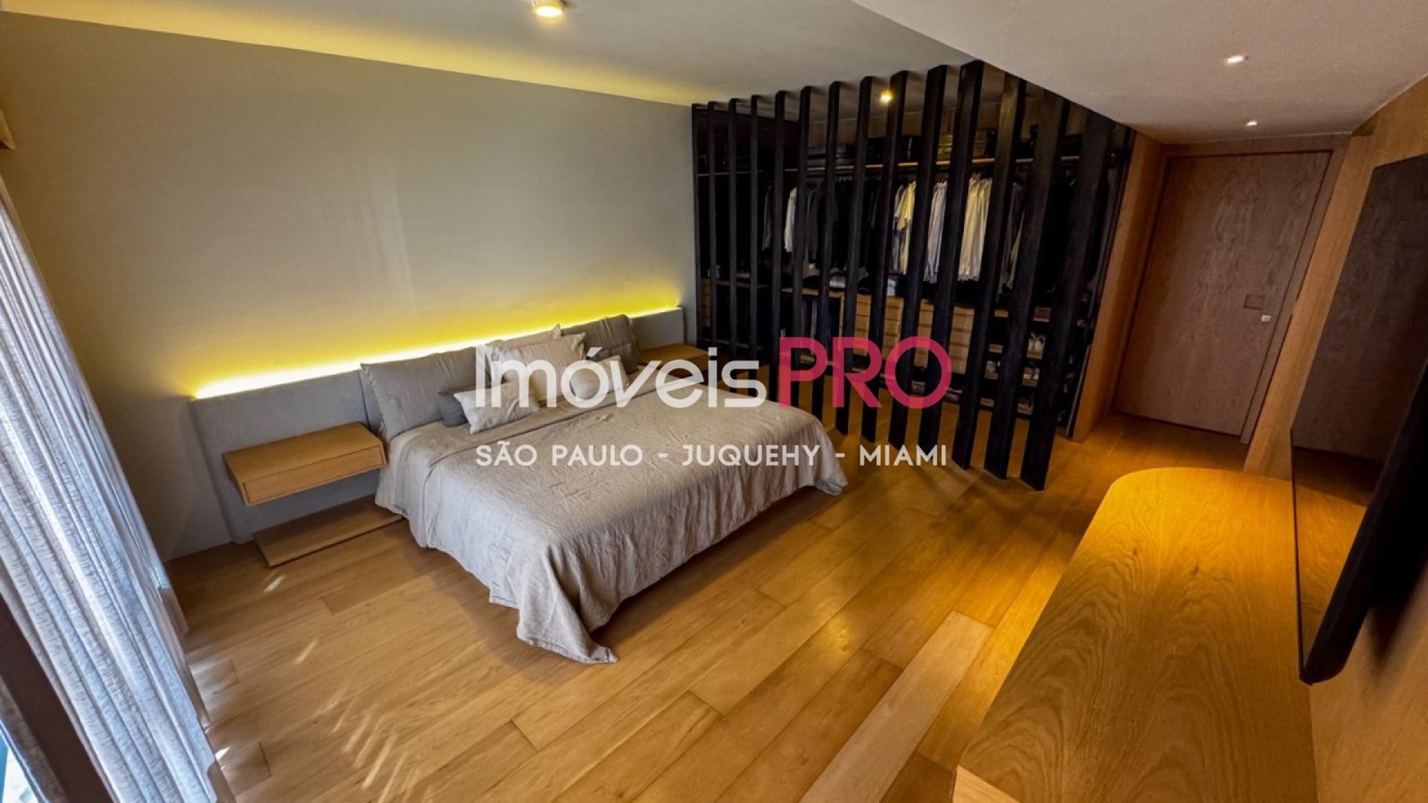 Foto :: IP40409
