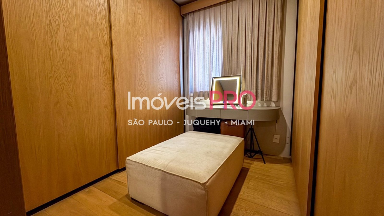 Foto :: IP40409