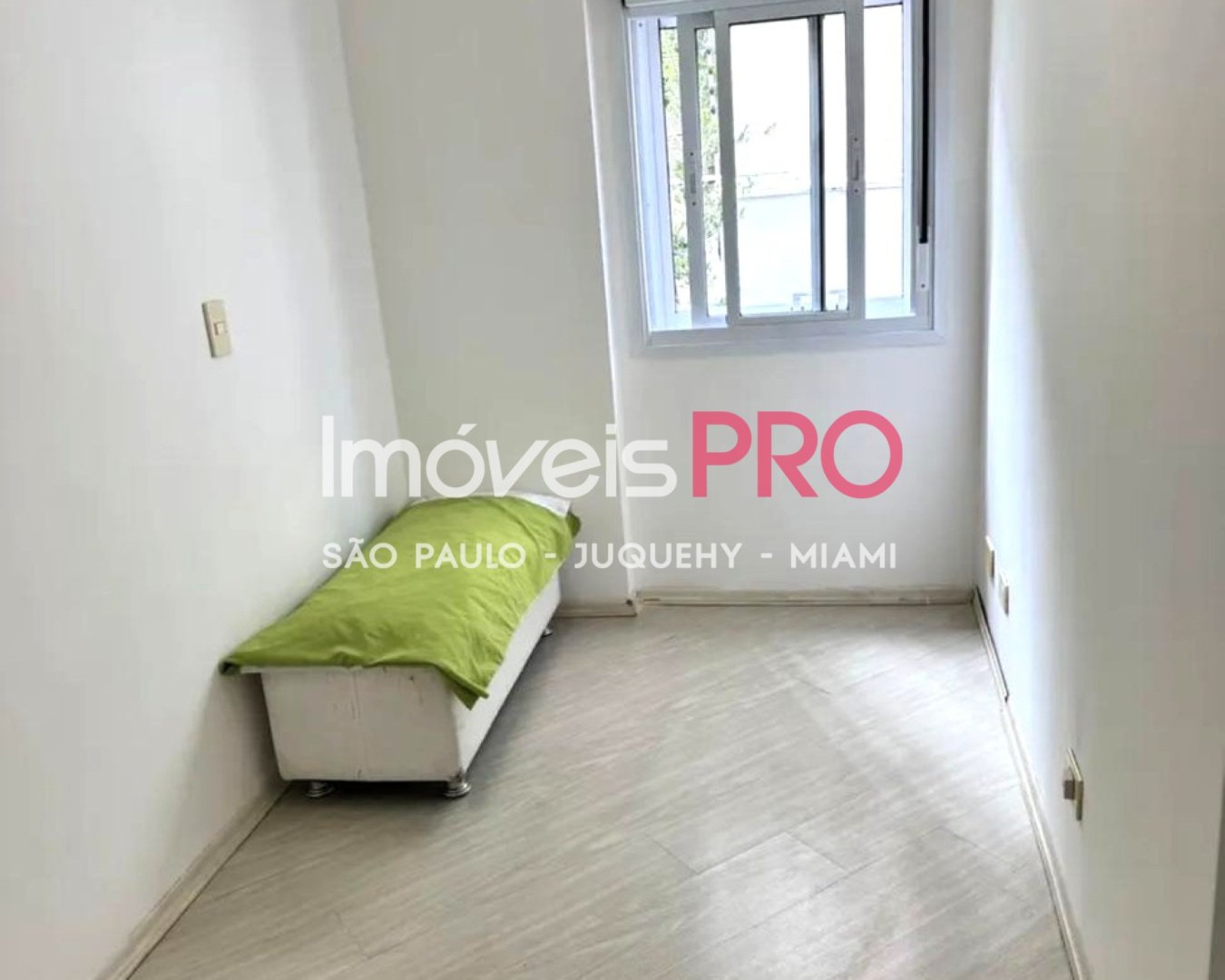 Foto :: IP40415