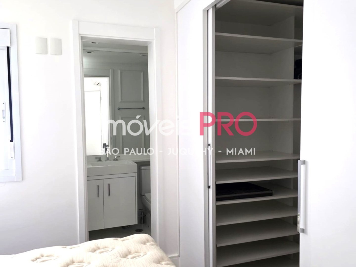 Foto :: IP40416