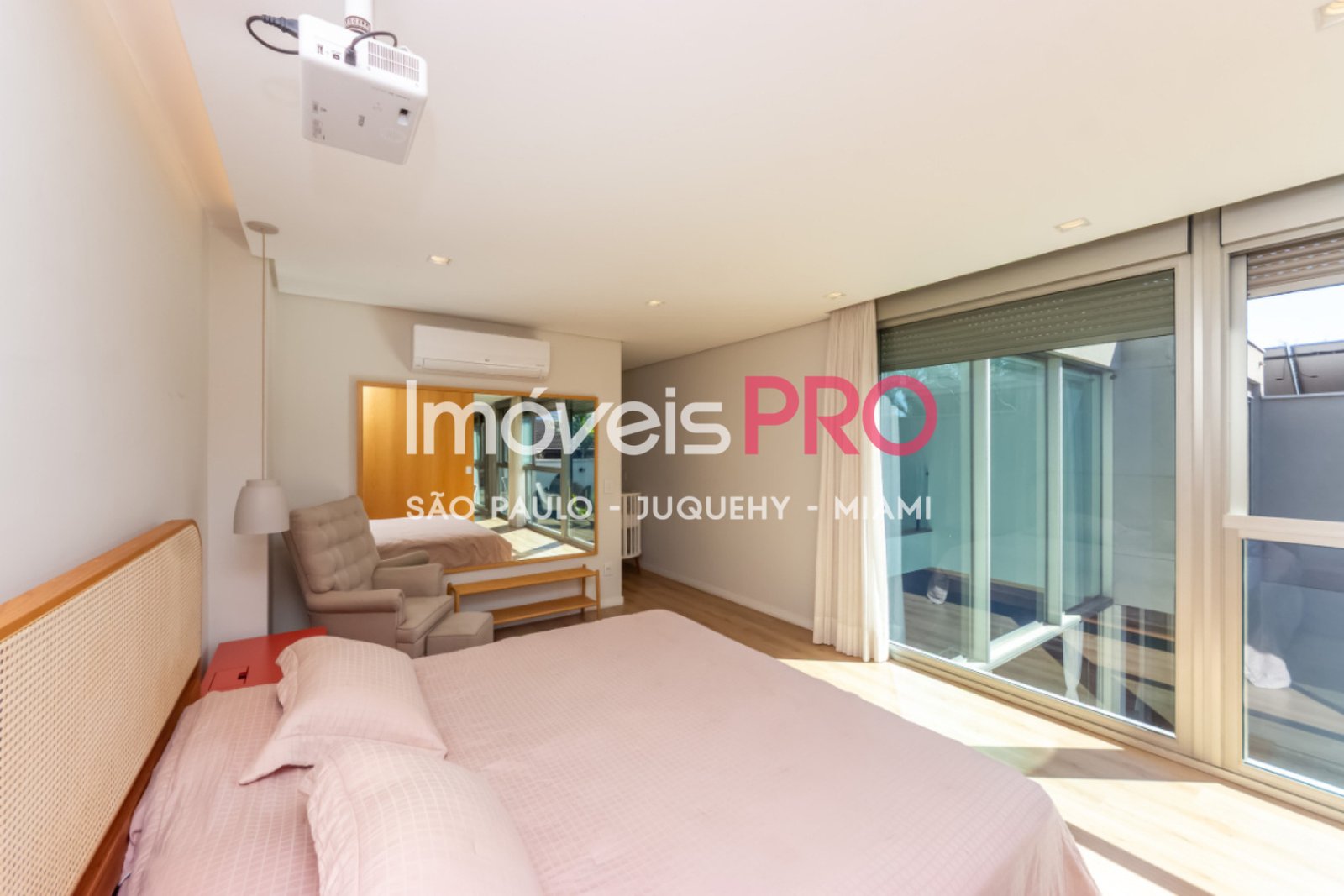 Foto :: IP40417