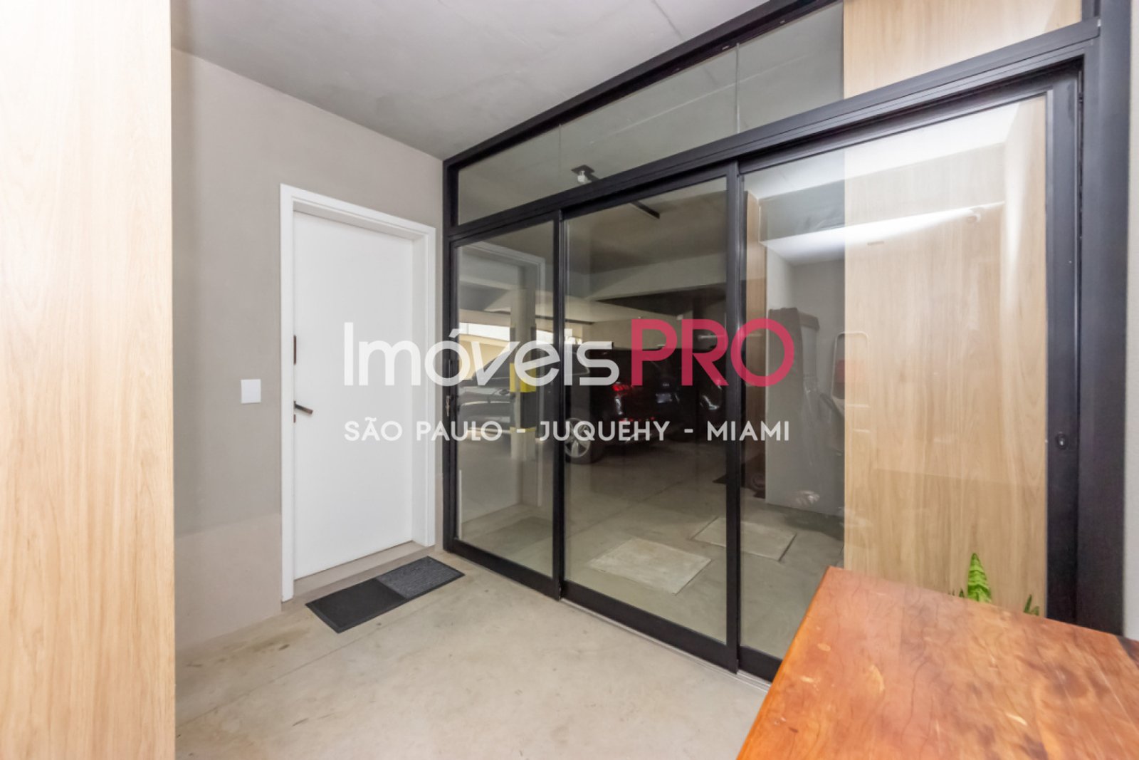 Foto :: IP40417