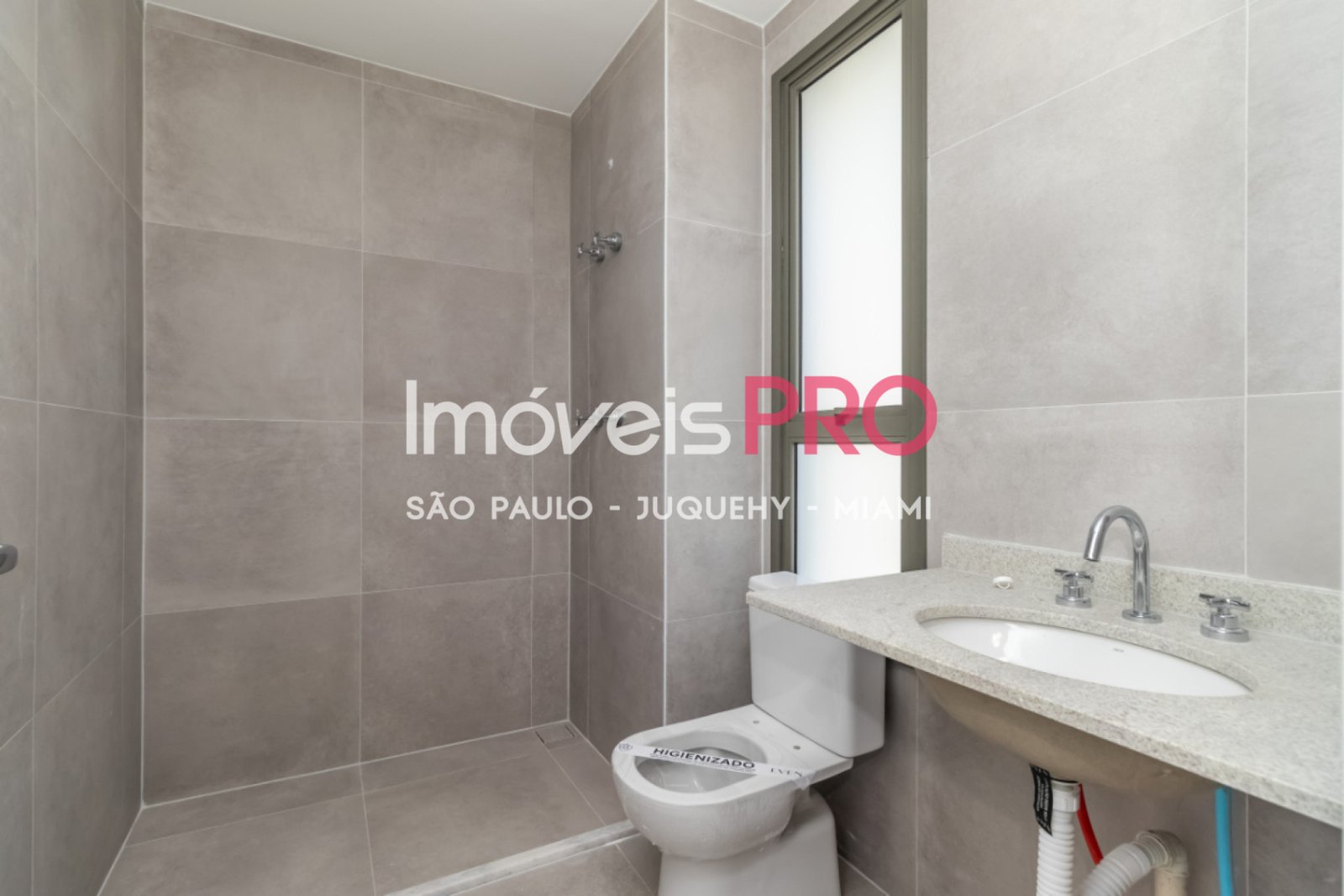 Foto :: IP40419