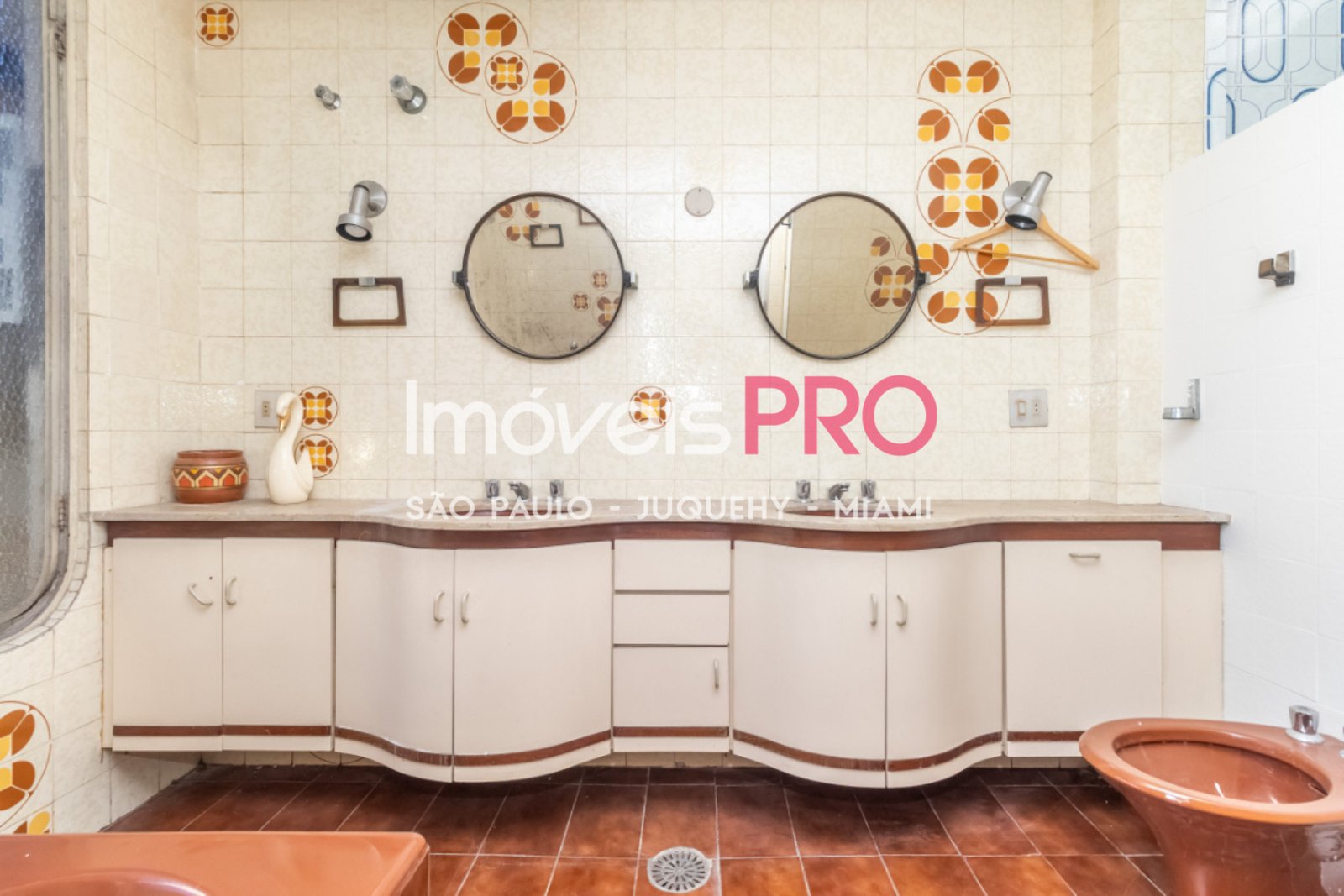 Foto :: https://assets.imoveispro.com.br/thumb/IP40422/casa-venda-paraiso_IP40422_17_1920x1080.jpg?