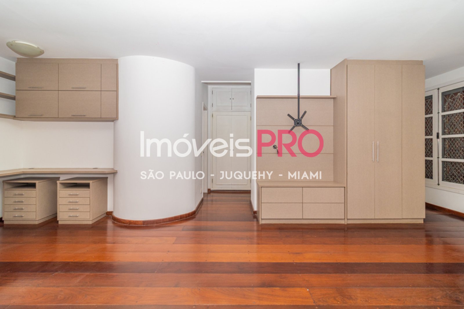Foto :: https://assets.imoveispro.com.br/thumb/IP40423/sobrado-venda-jardim-dos-estados_IP40423_17_1920x1080.jpg?