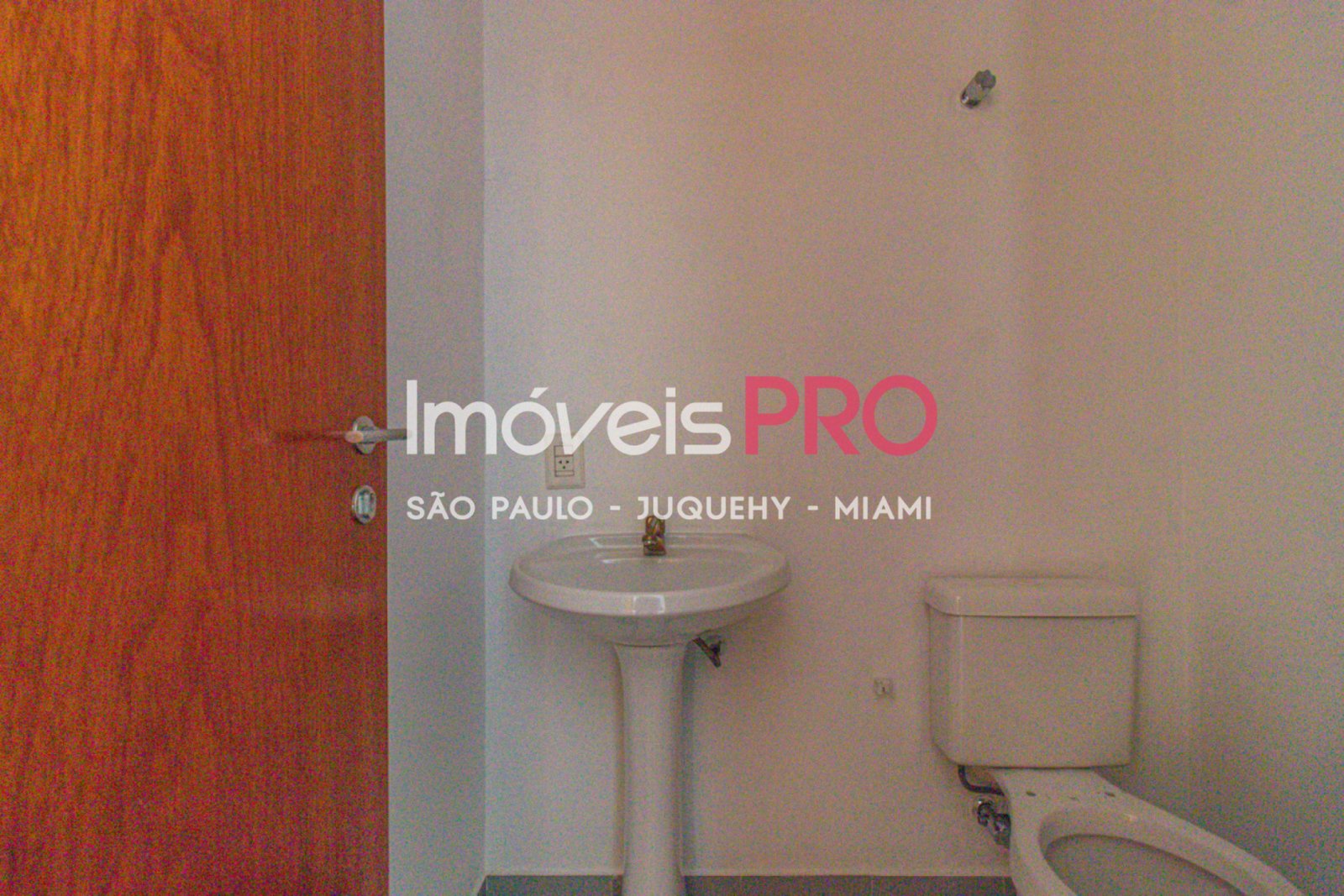 Foto :: IP40430