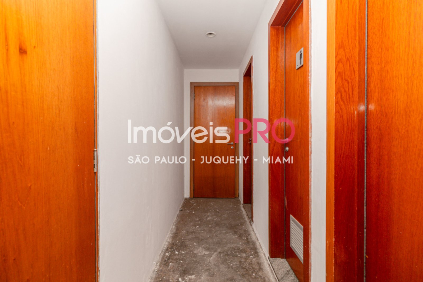 Foto :: IP40430