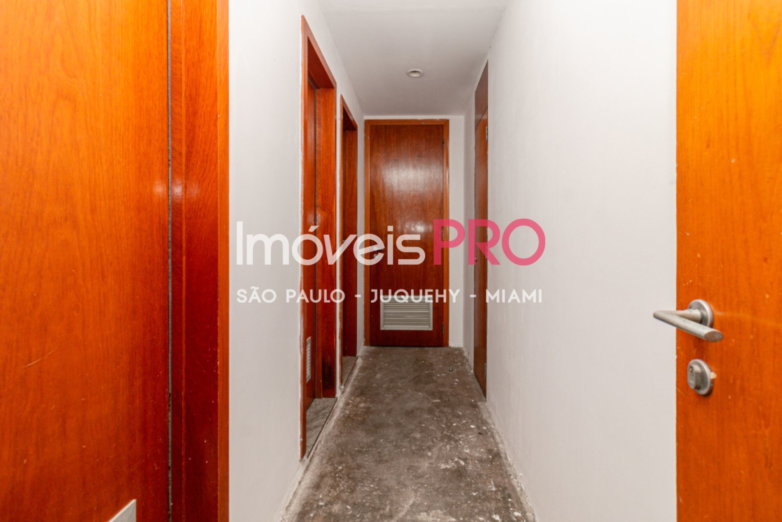 Foto :: IP40430