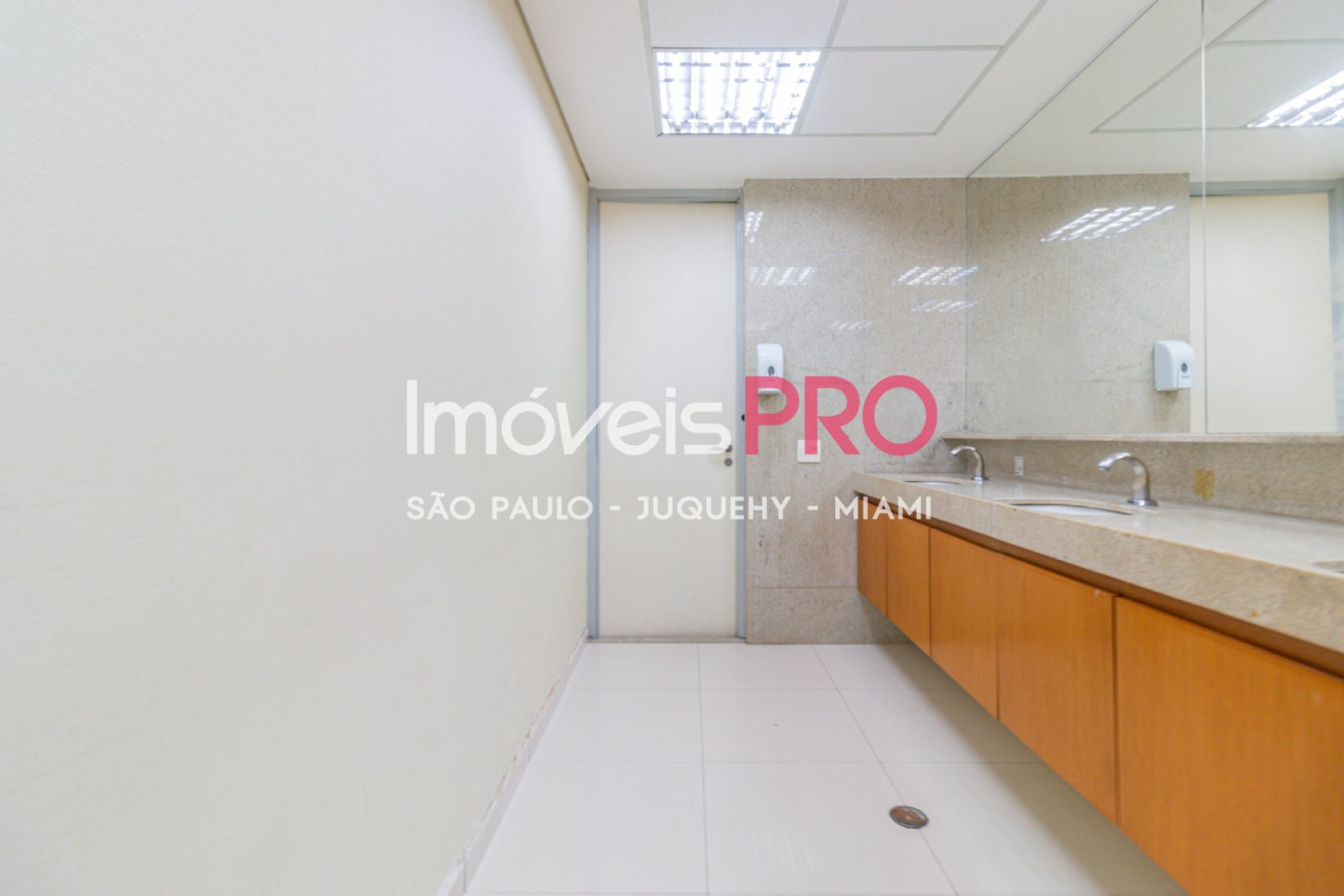 Foto :: IP40432