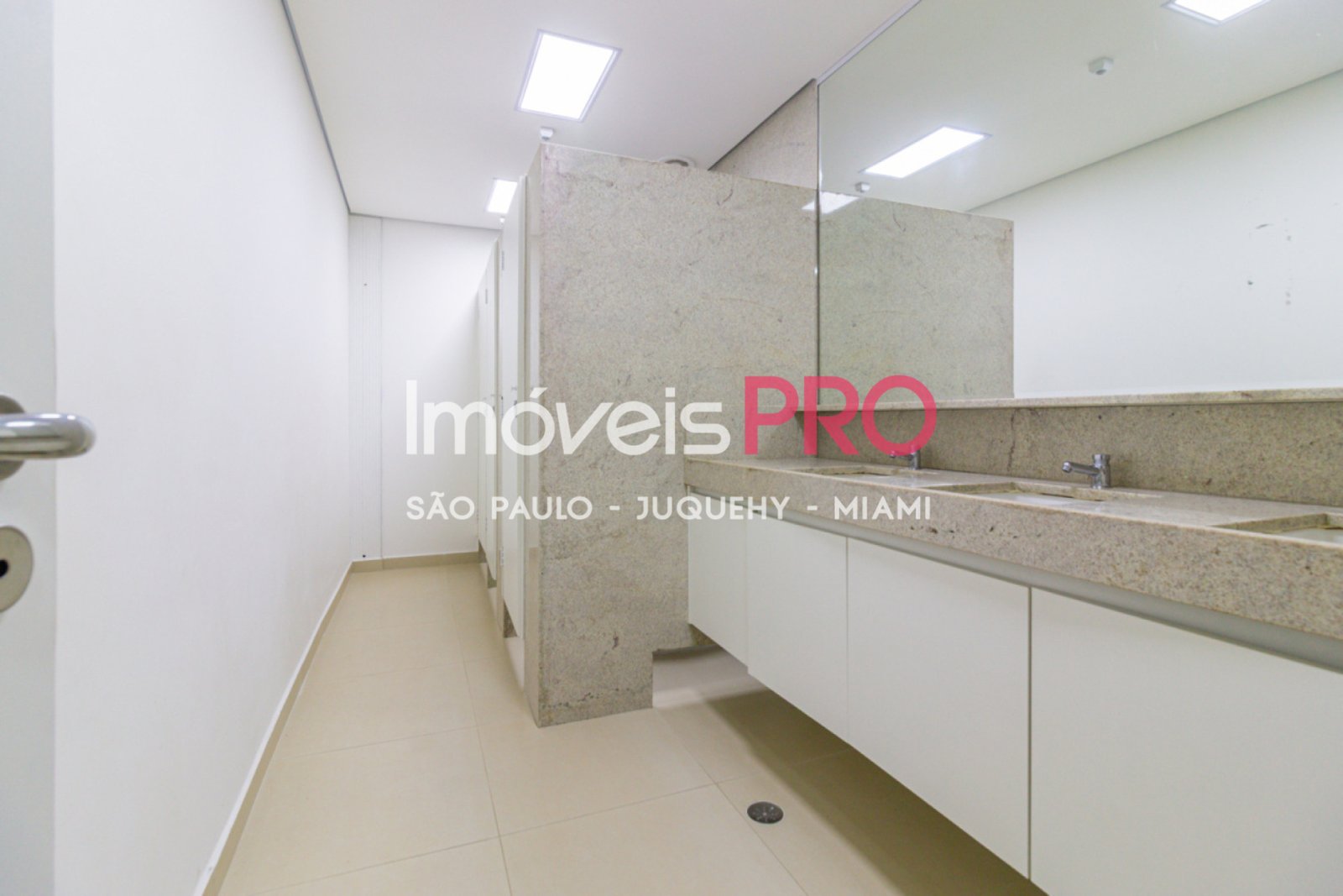 Foto :: IP40433