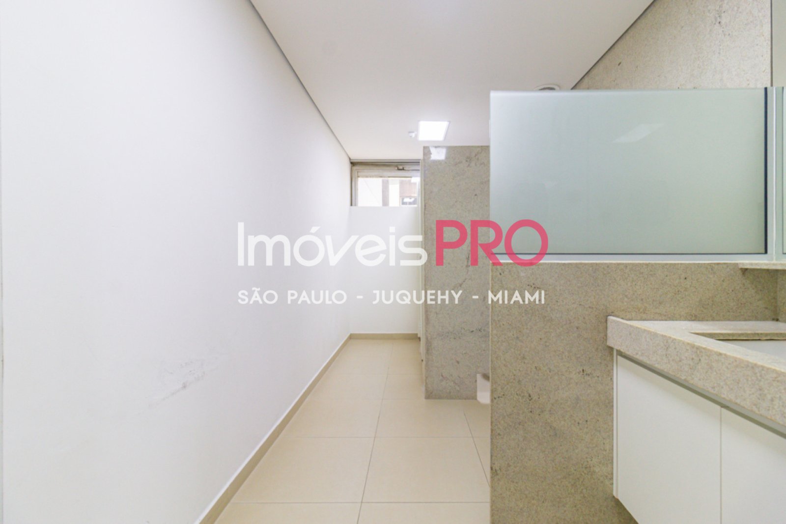 Foto :: IP40433