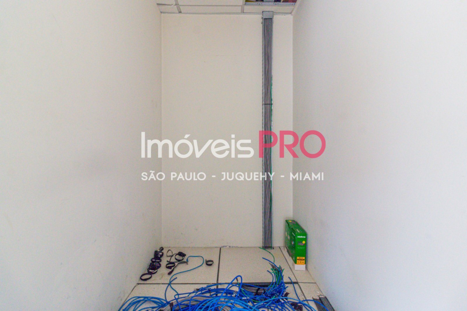 Foto :: IP40433