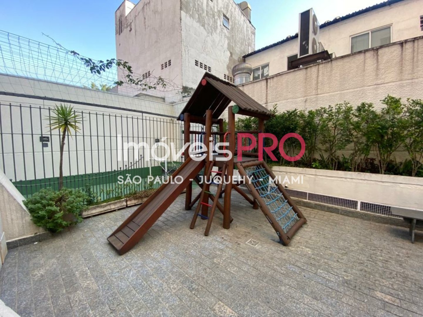 Foto :: https://assets.imoveispro.com.br/thumb/IP40435/apartamento-venda-itaim-bibi_IP40435_29_1920x1080.jpg?