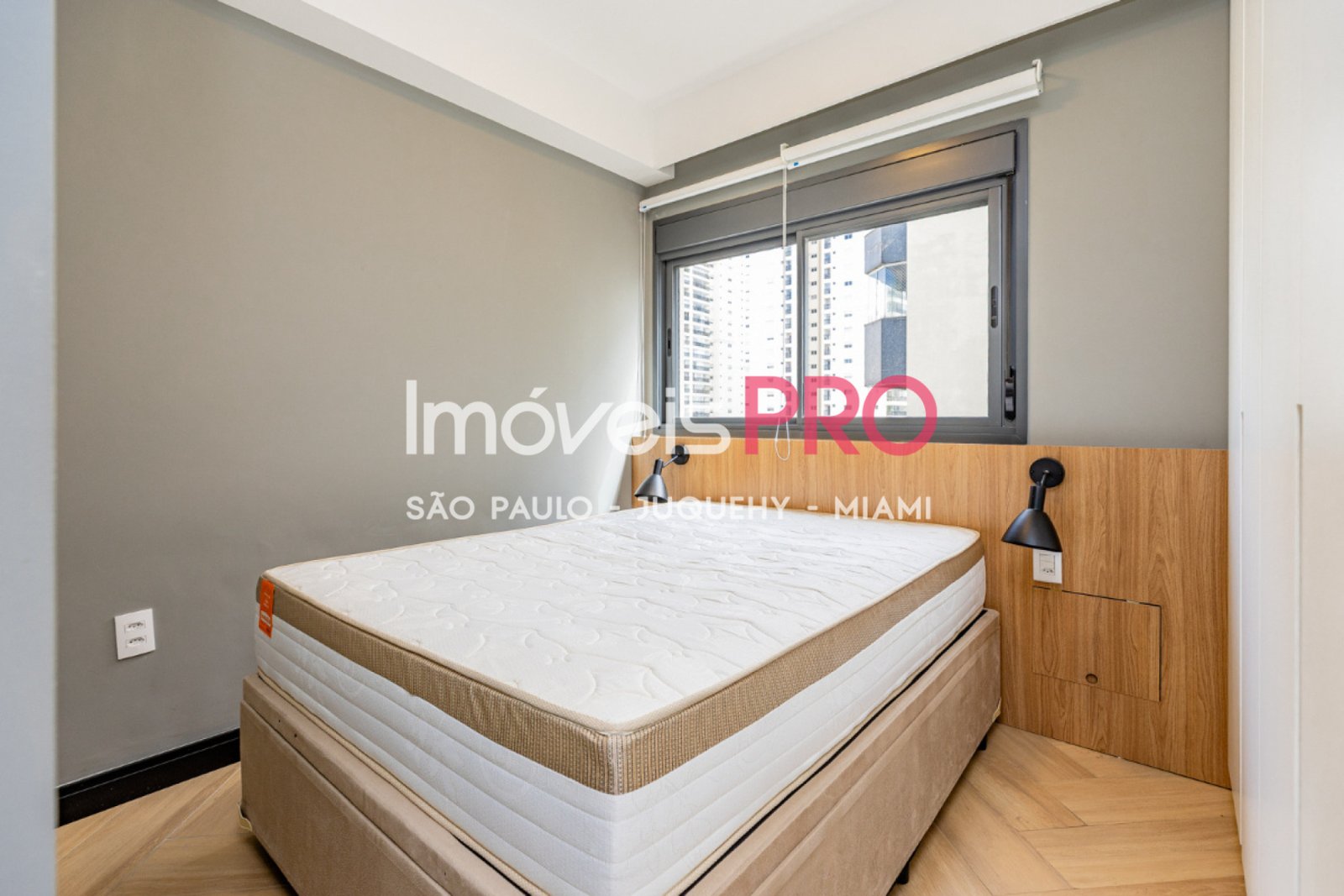 Foto :: IP40444