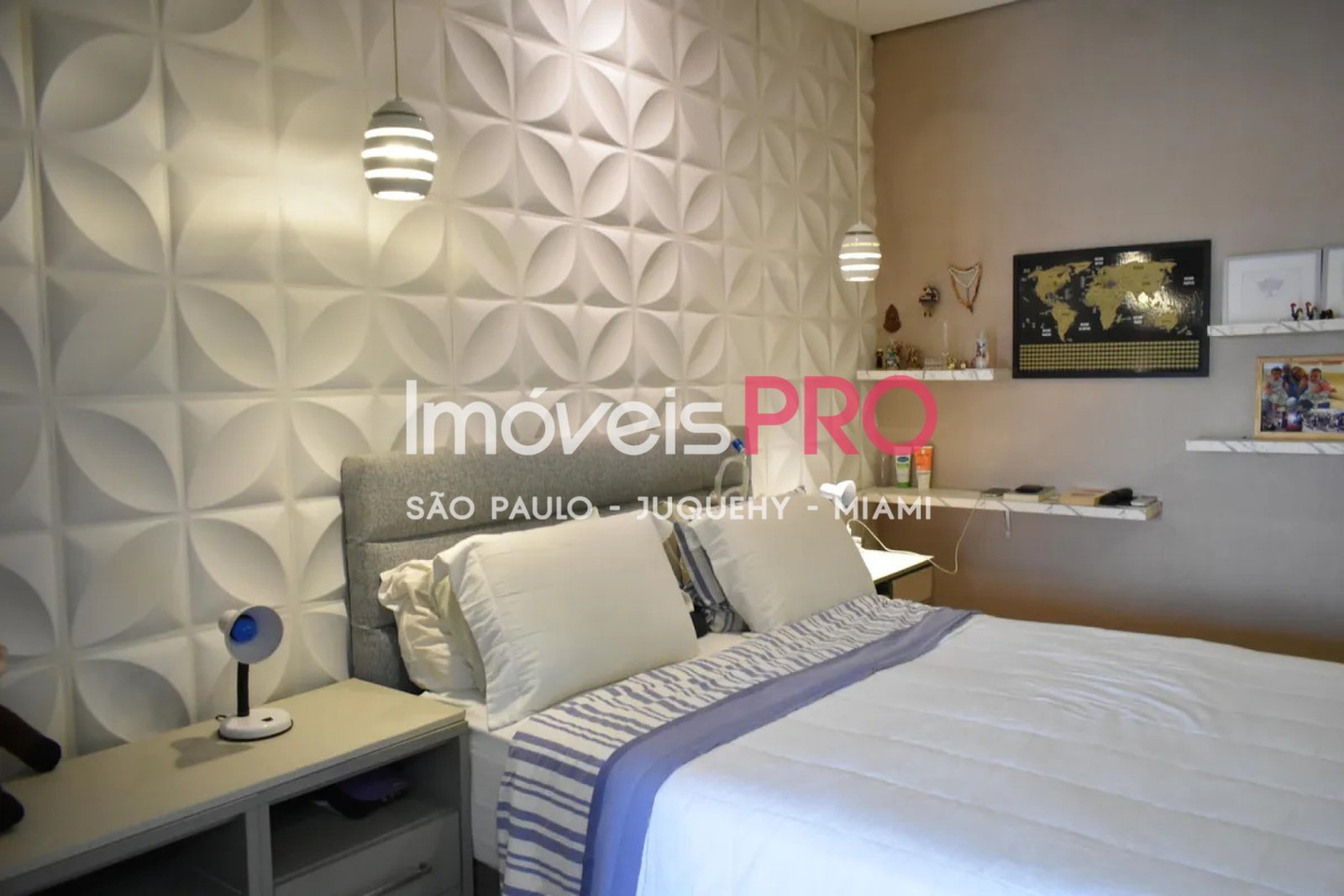 Foto :: IP40446