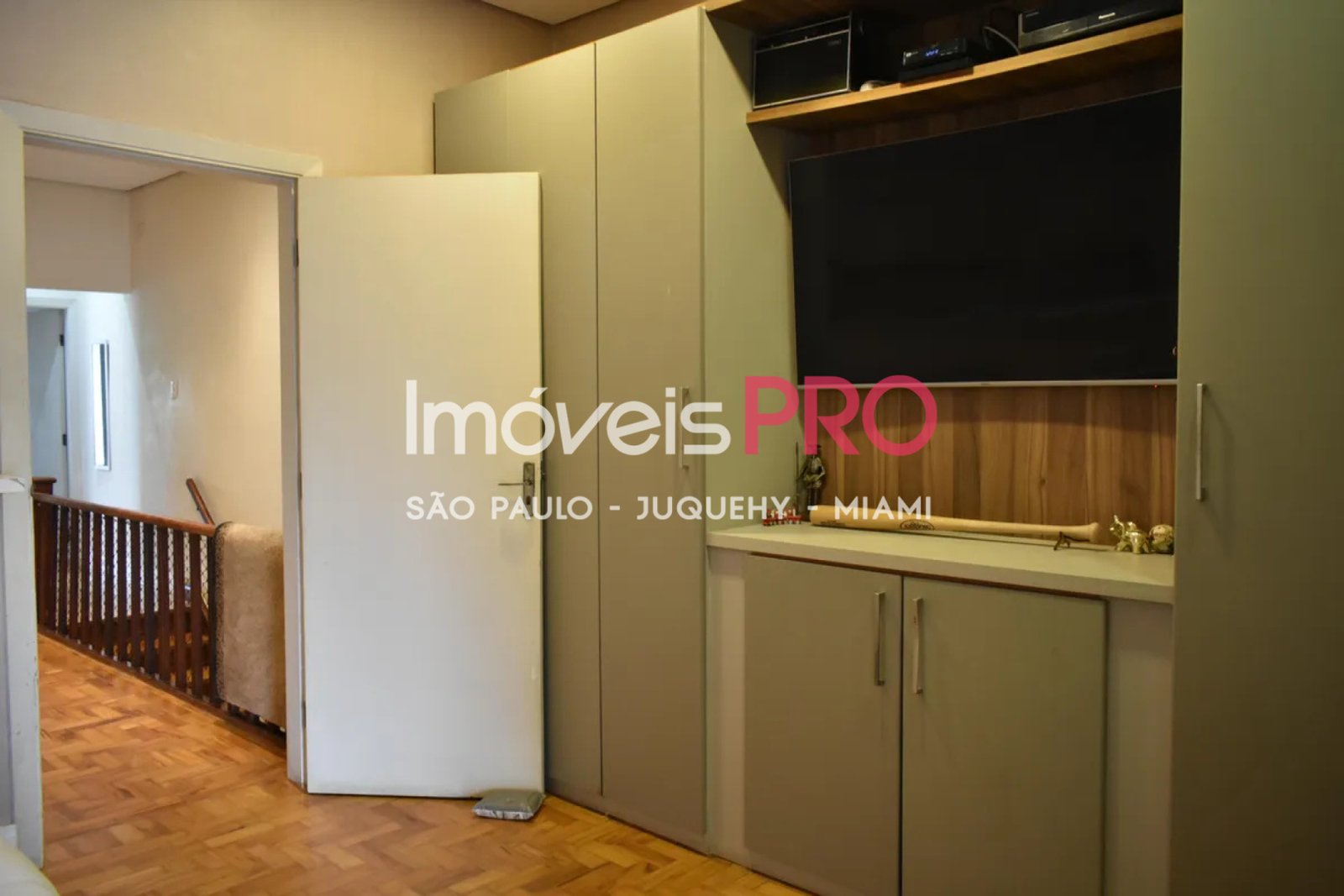 Foto :: https://assets.imoveispro.com.br/thumb/IP40446/casa-venda-planalto-paulista_IP40446_23_1920x1080.jpg?
