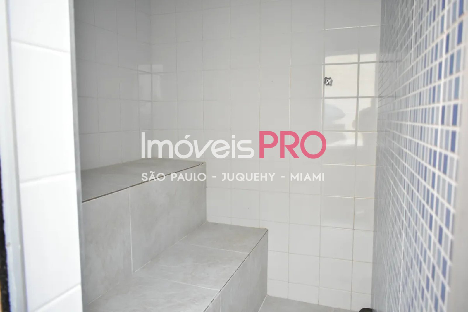 Foto :: IP40446