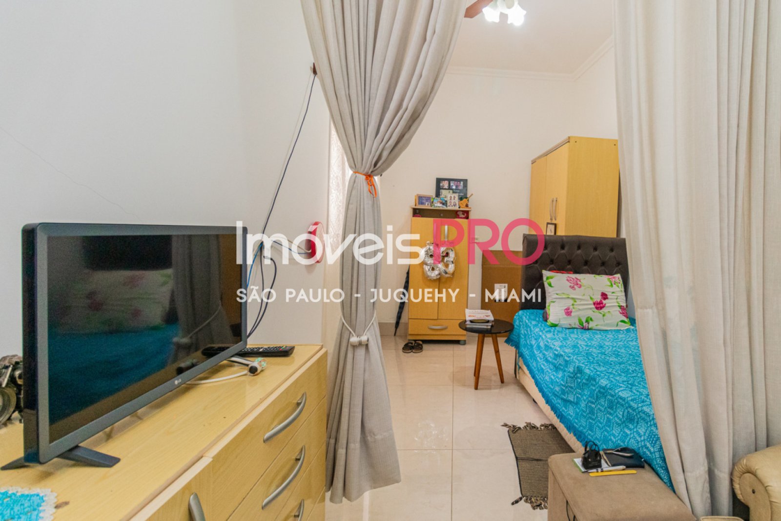 Foto :: IP40452