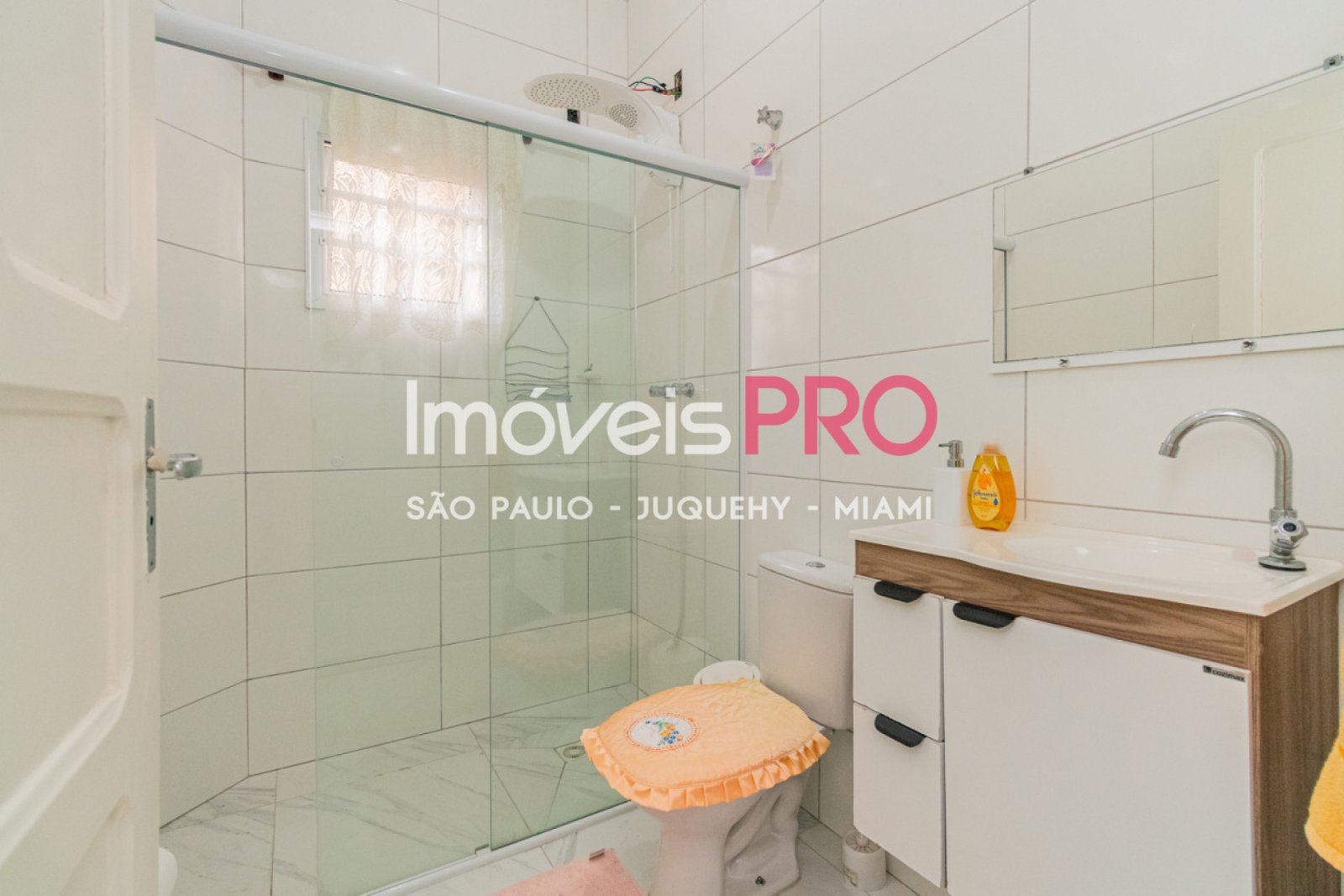 Foto :: https://assets.imoveispro.com.br/thumb/IP40452/casa-venda-saude_IP40452_41_1920x1080.jpg?