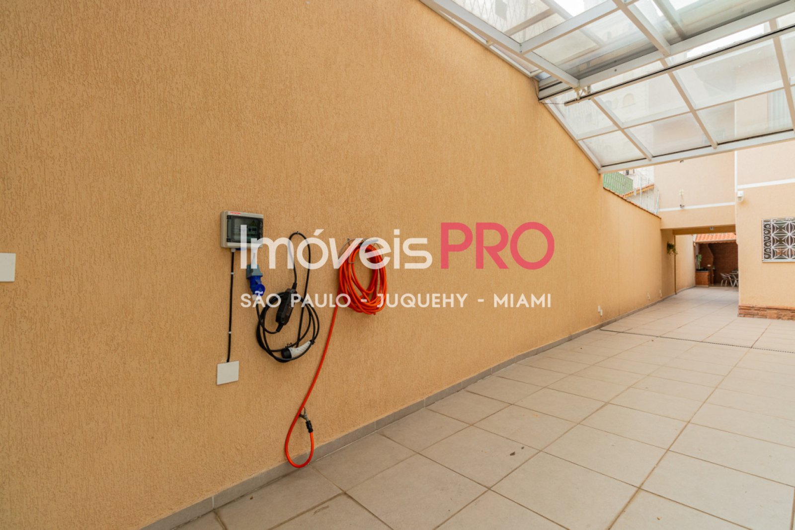Foto :: https://assets.imoveispro.com.br/thumb/IP40452/casa-venda-saude_IP40452_47_1920x1080.jpg?