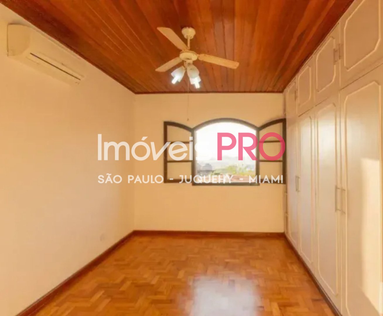 Foto :: https://assets.imoveispro.com.br/thumb/IP40454/casa-de-vila-venda-indianopolis_IP40454_17_1920x1080.jpg?