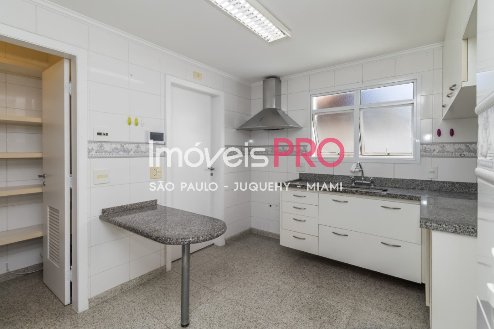 Foto :: IP40465