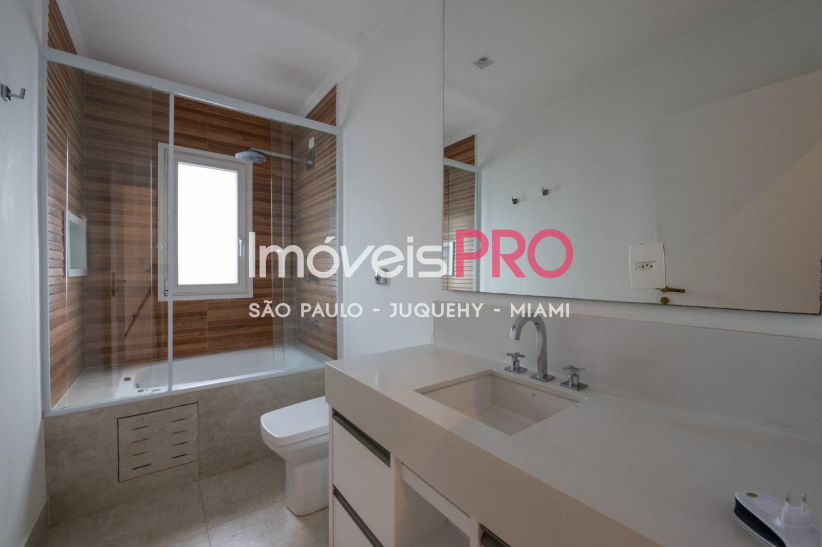 Foto :: https://assets.imoveispro.com.br/thumb/IP40482/sobrado-venda-jardim-leonor_IP40482_41_1920x1080.jpg?