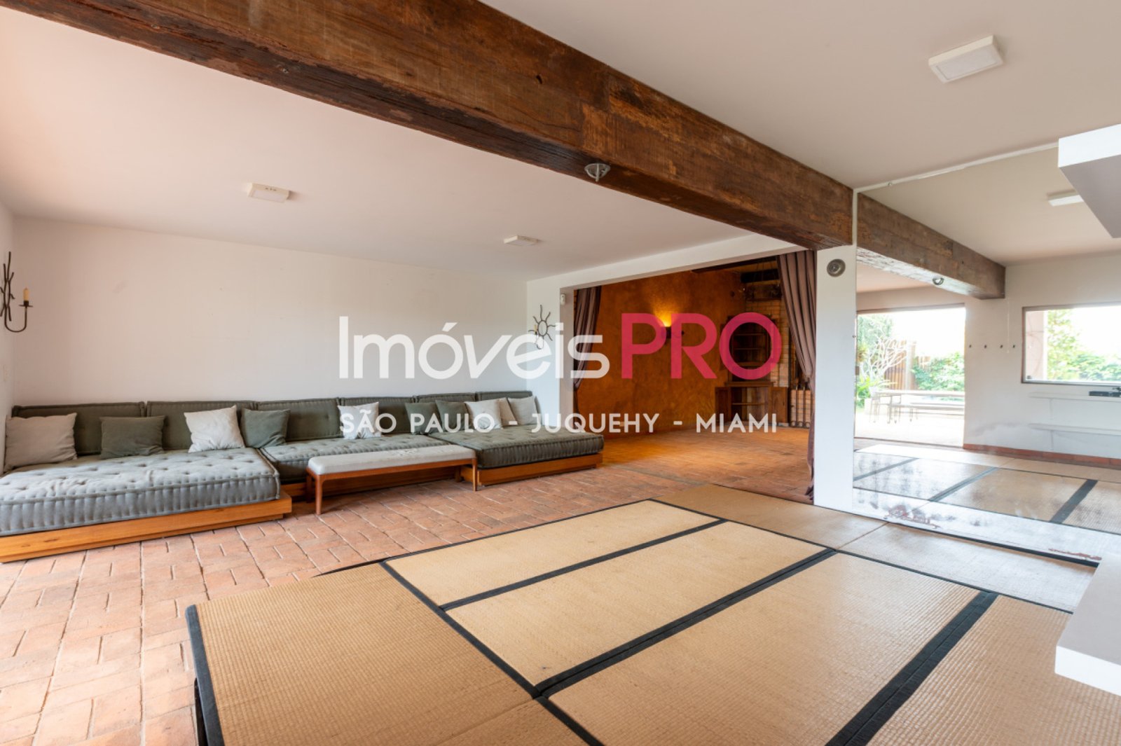 Foto :: https://assets.imoveispro.com.br/thumb/IP40482/sobrado-venda-jardim-leonor_IP40482_53_1920x1080.jpg?