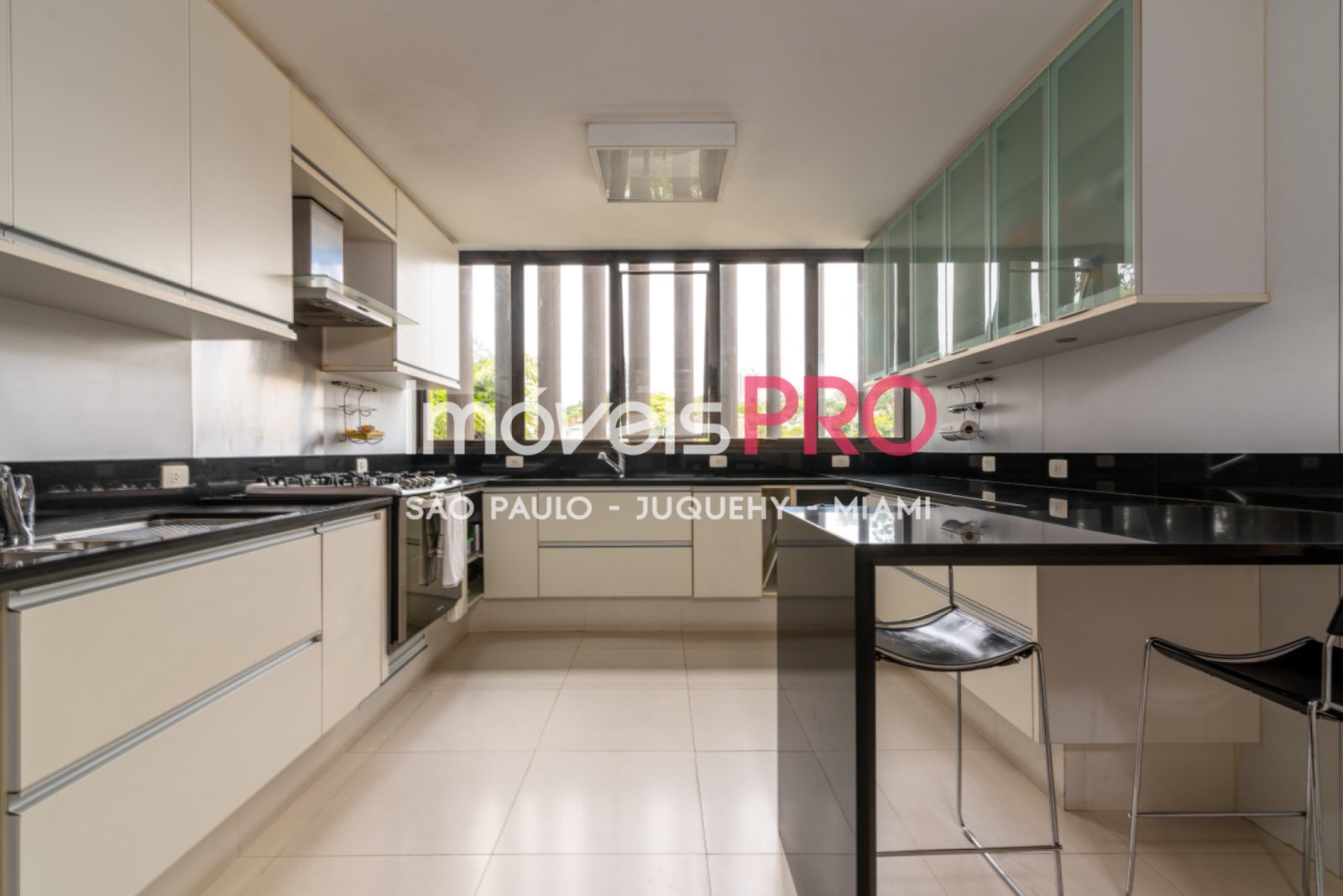 Foto :: https://assets.imoveispro.com.br/thumb/IP40484/casa-venda-pacaembu_IP40484_11_1920x1080.jpg?