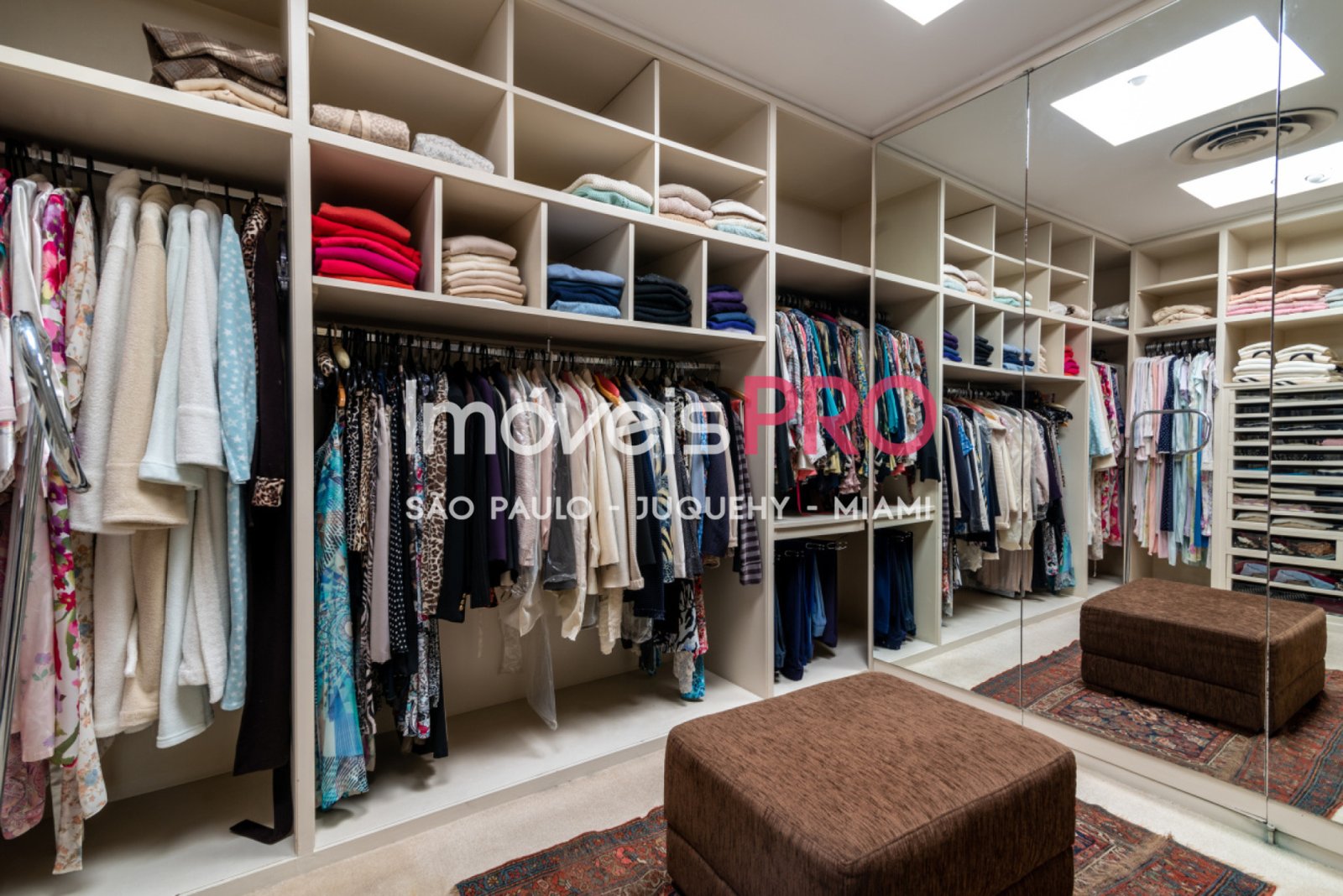 Foto :: https://assets.imoveispro.com.br/thumb/IP40484/casa-venda-pacaembu_IP40484_17_1920x1080.jpg?