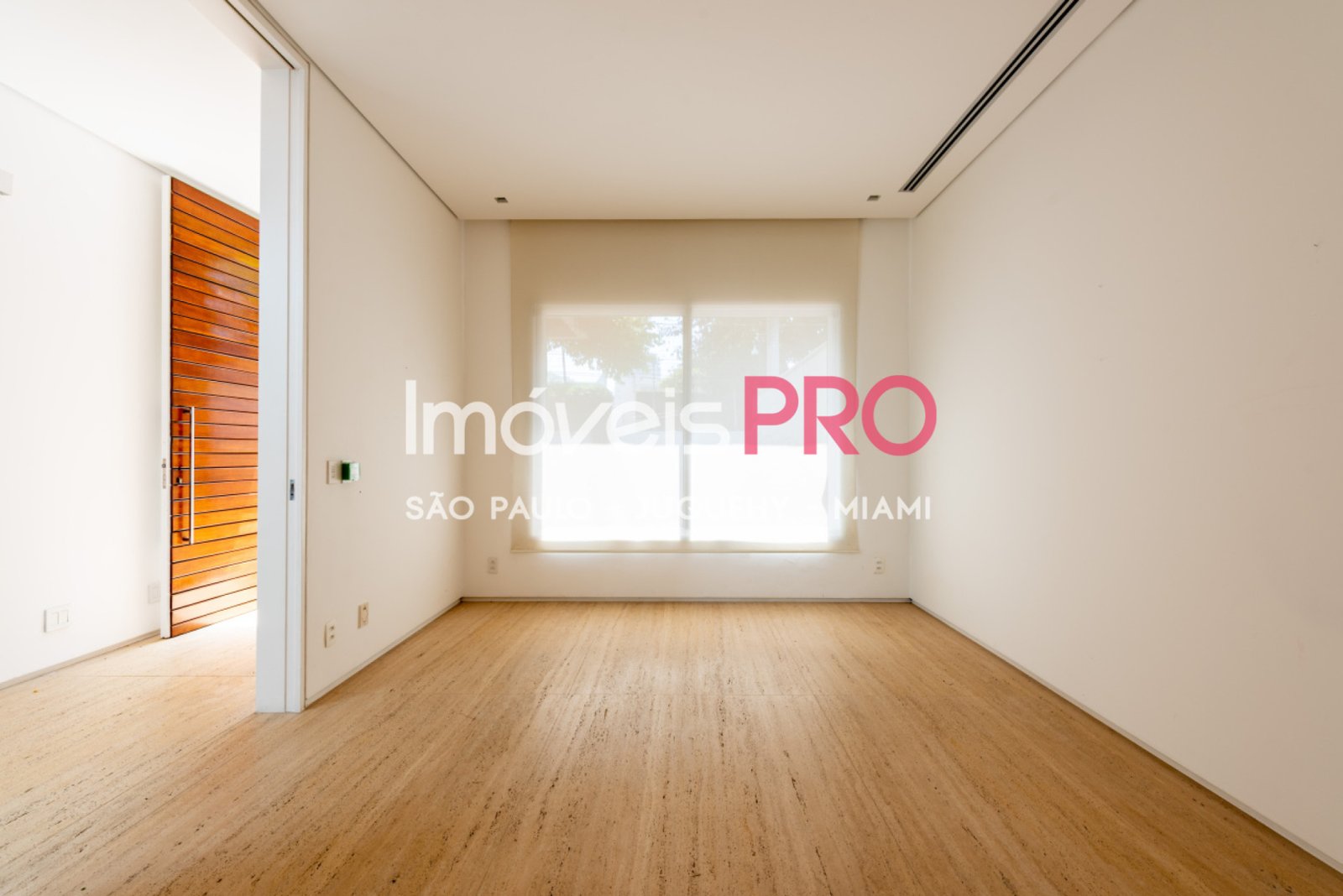 Foto :: https://assets.imoveispro.com.br/thumb/IP40485/casa-venda-vila-nova-conceicao_IP40485_29_1920x1080.jpg?