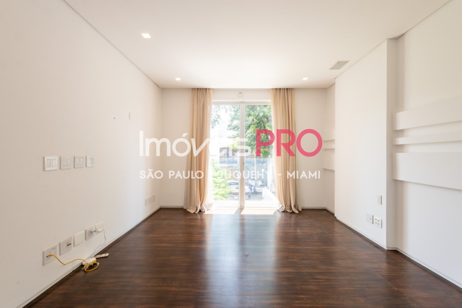 Foto :: IP40485