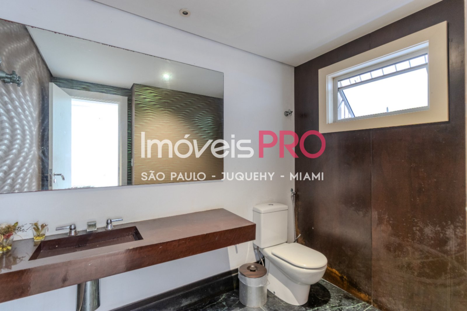 Foto :: IP40493