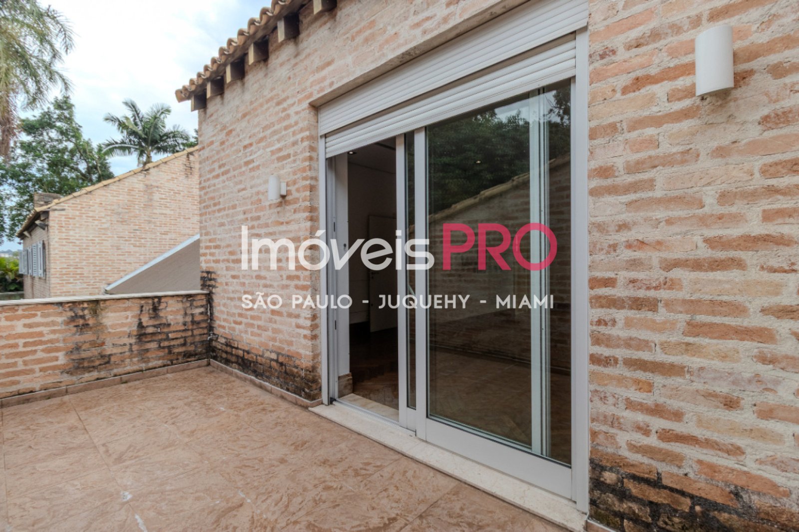 Foto :: https://assets.imoveispro.com.br/thumb/IP40493/casa-venda-chacara-santo-antonio-zona-sul_IP40493_23_1920x1080.jpg?