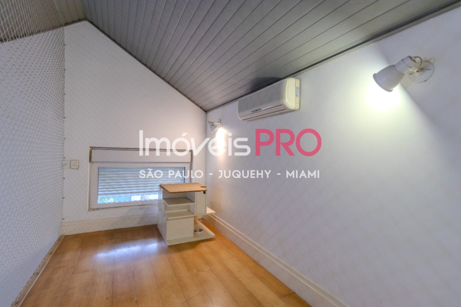 Foto :: IP40493