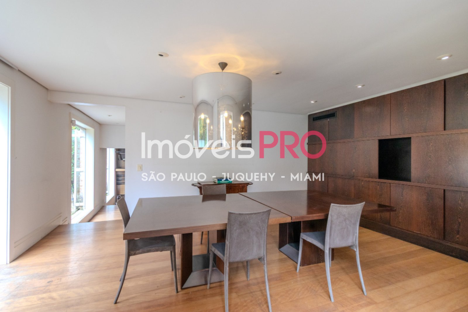 Foto :: https://assets.imoveispro.com.br/thumb/IP40493/casa-venda-chacara-santo-antonio-zona-sul_IP40493_59_1920x1080.jpg?