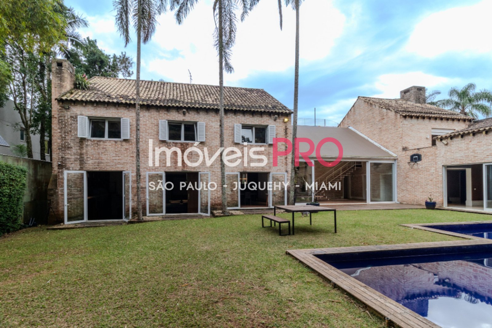 Foto :: https://assets.imoveispro.com.br/thumb/IP40493/casa-venda-chacara-santo-antonio-zona-sul_IP40493_65_1920x1080.jpg?