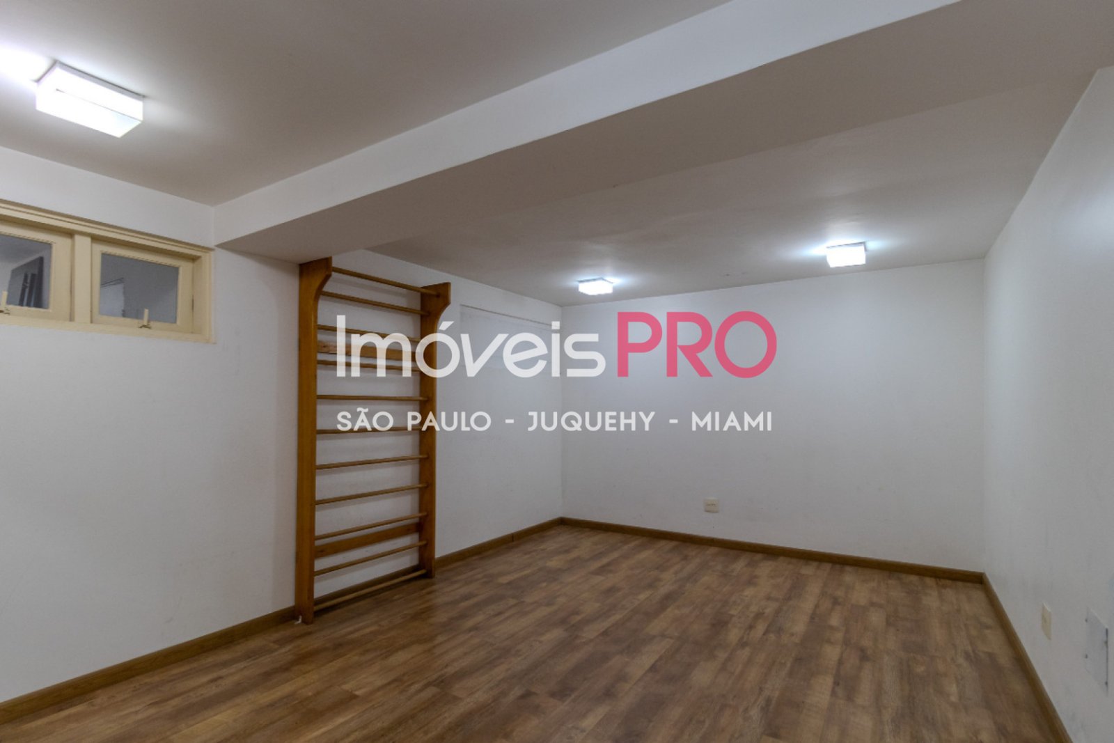Foto :: IP40493