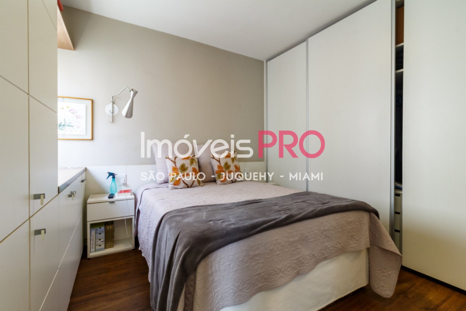 Foto :: IP40494
