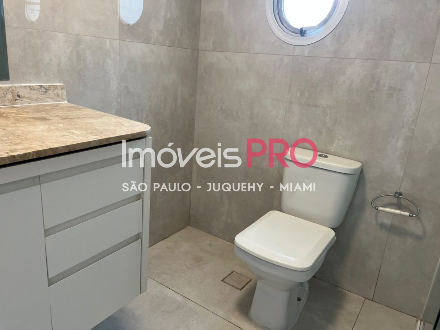 Foto :: IP40496