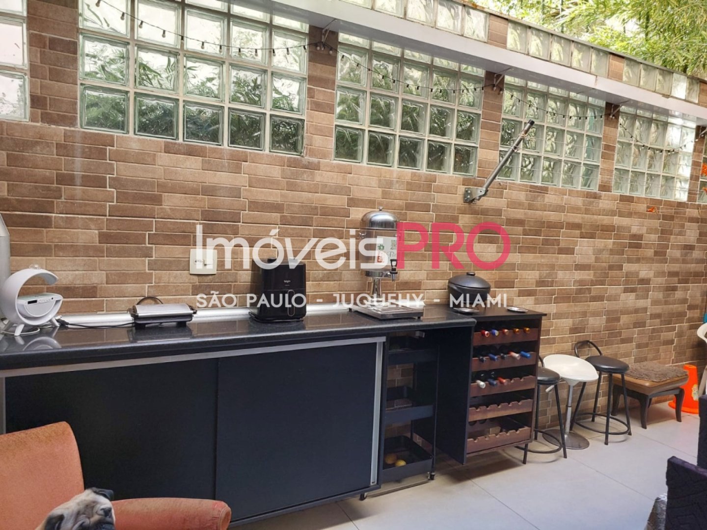 Foto :: https://assets.imoveispro.com.br/thumb/IP40501/casa-venda-pinheiros_IP40501_11_1920x1080.jpg?