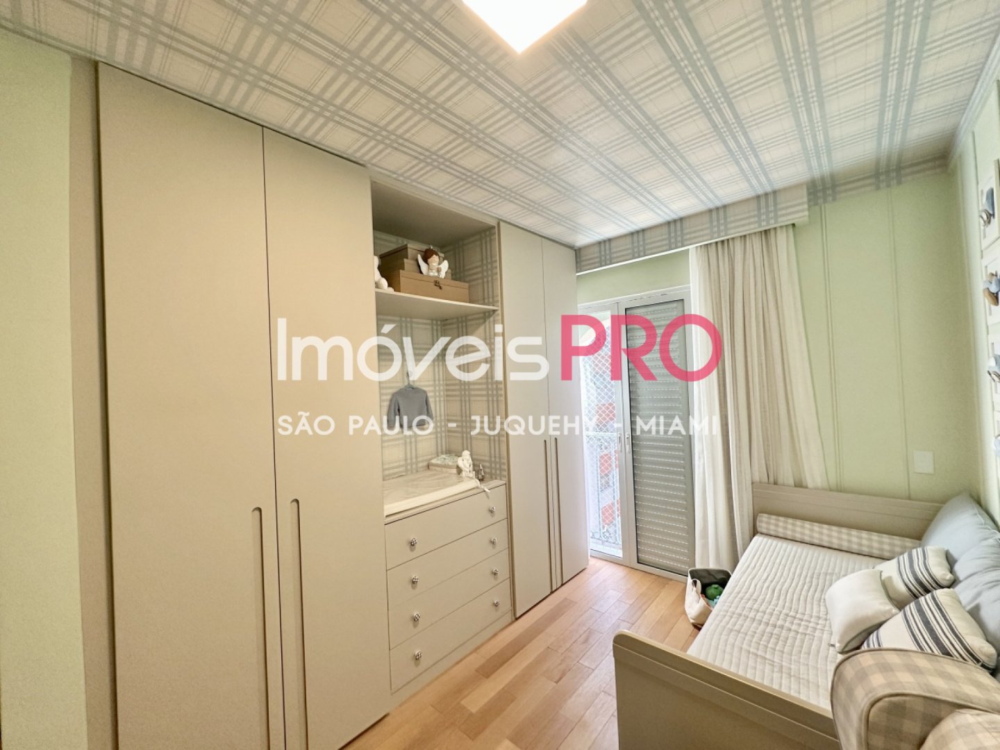 Foto :: https://assets.imoveispro.com.br/thumb/IP40502/apartamento-venda-itaim-bibi_IP40502_35_1920x1080.jpg?