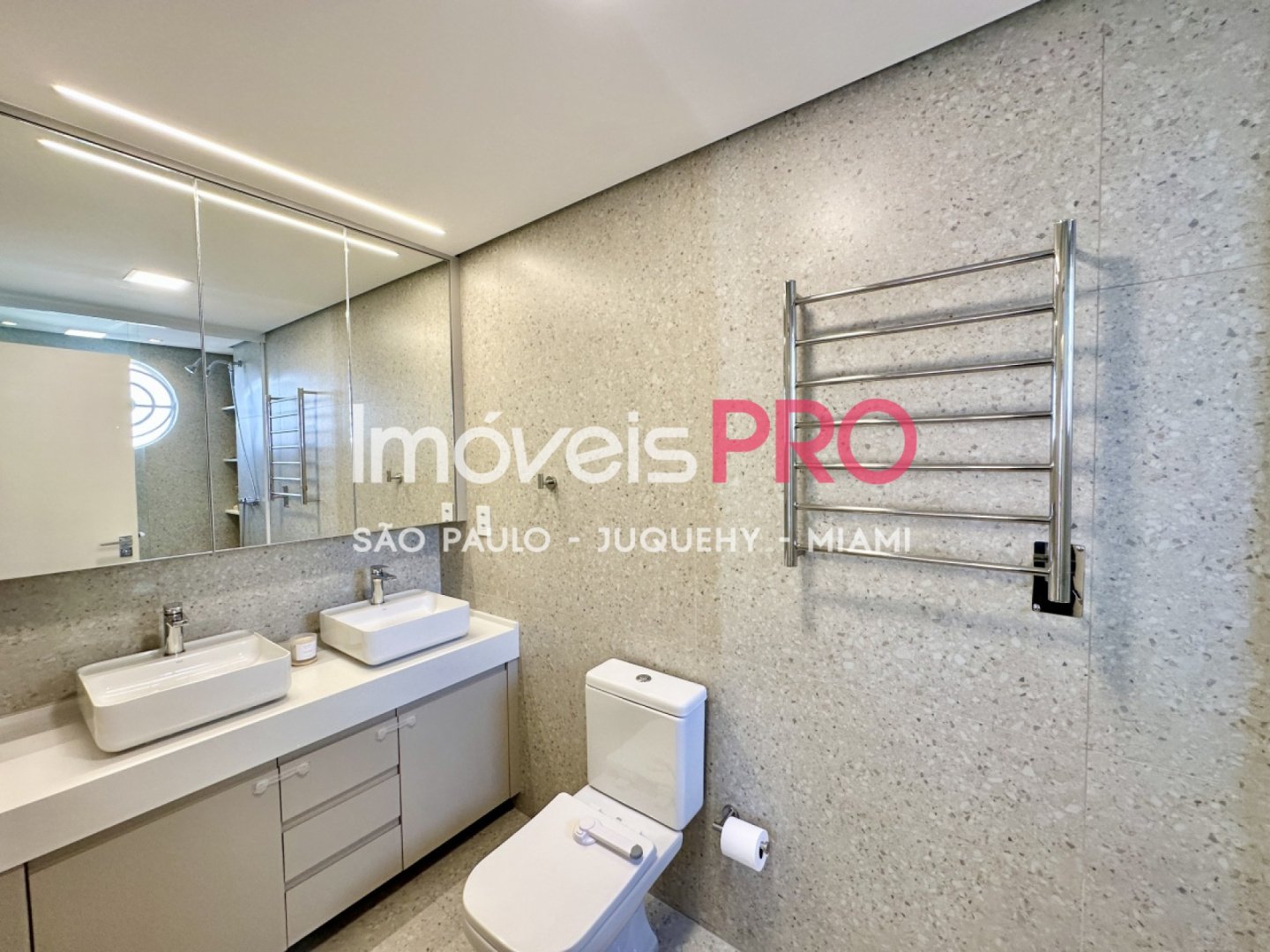 Foto :: https://assets.imoveispro.com.br/thumb/IP40502/apartamento-venda-itaim-bibi_IP40502_41_1920x1080.jpg?