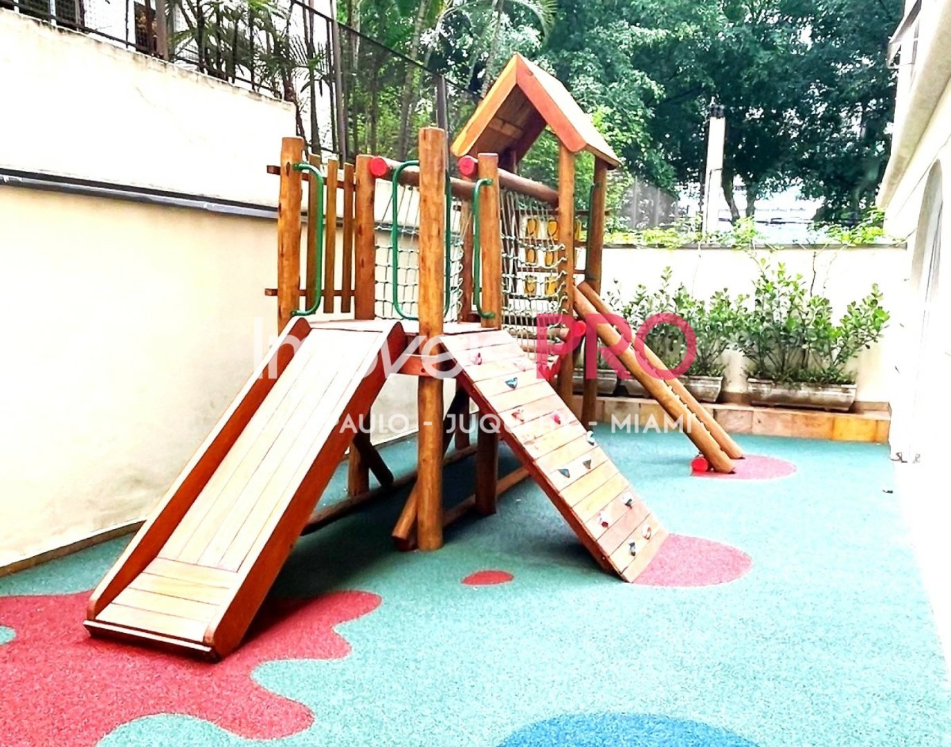Foto :: https://assets.imoveispro.com.br/thumb/IP40502/apartamento-venda-itaim-bibi_IP40502_53_1920x1080.jpg?