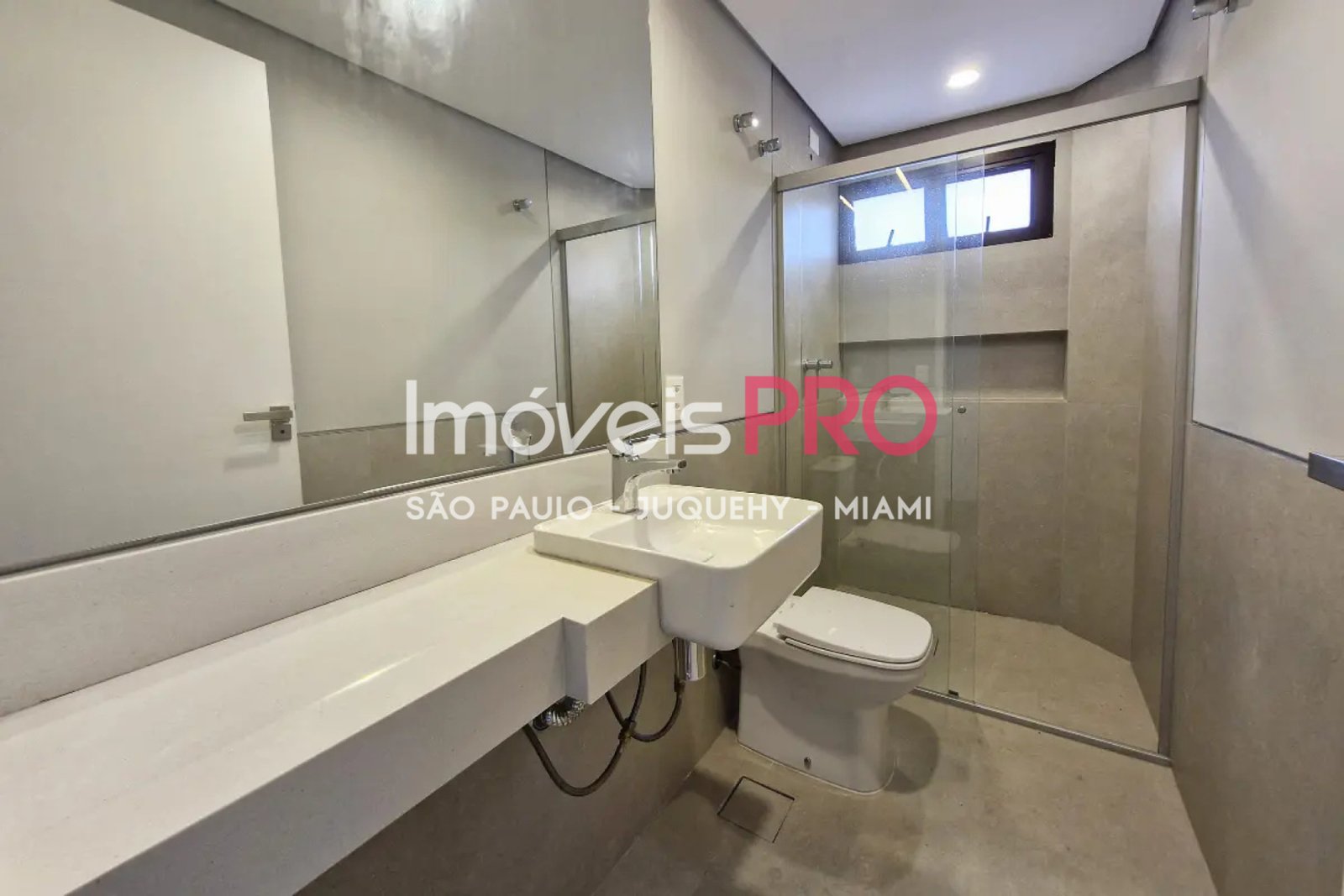 Foto :: IP40505