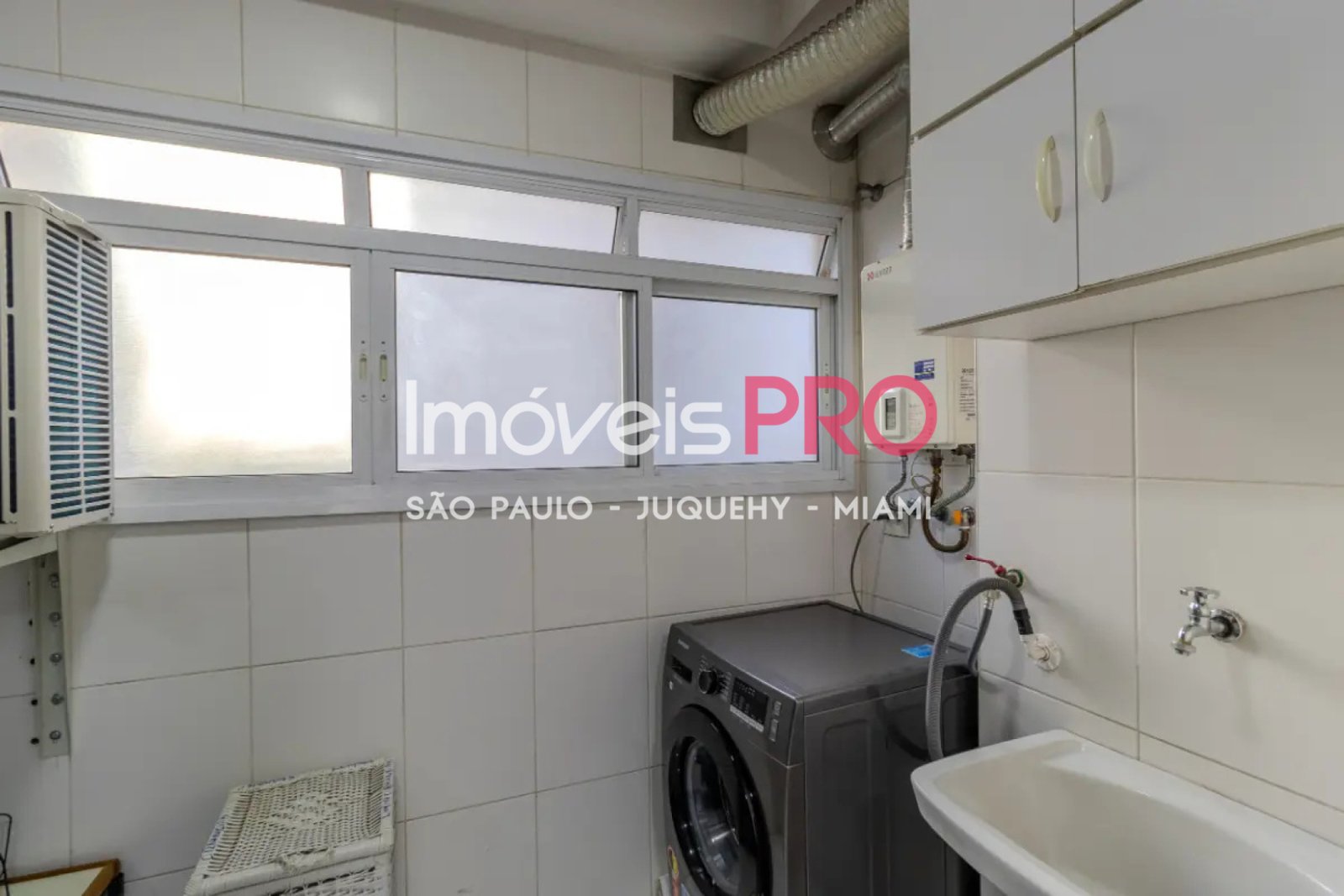 Foto :: IP40512