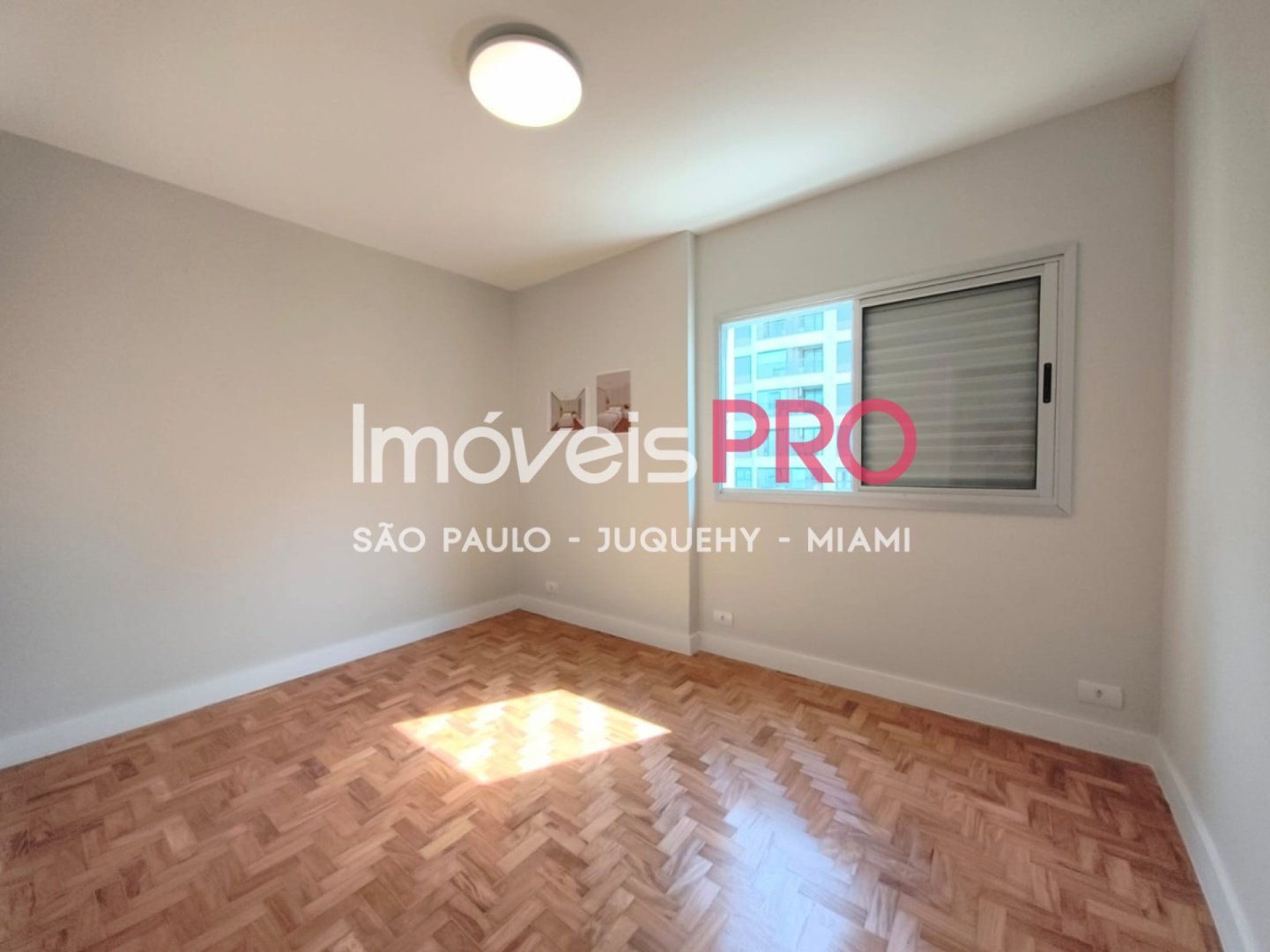 Foto :: https://assets.imoveispro.com.br/thumb/IP40514/apartamento-venda-moema_IP40514_11_1920x1080.jpg?
