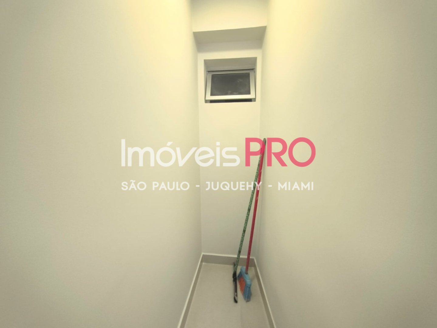 Foto :: https://assets.imoveispro.com.br/thumb/IP40514/apartamento-venda-moema_IP40514_23_1920x1080.jpg?