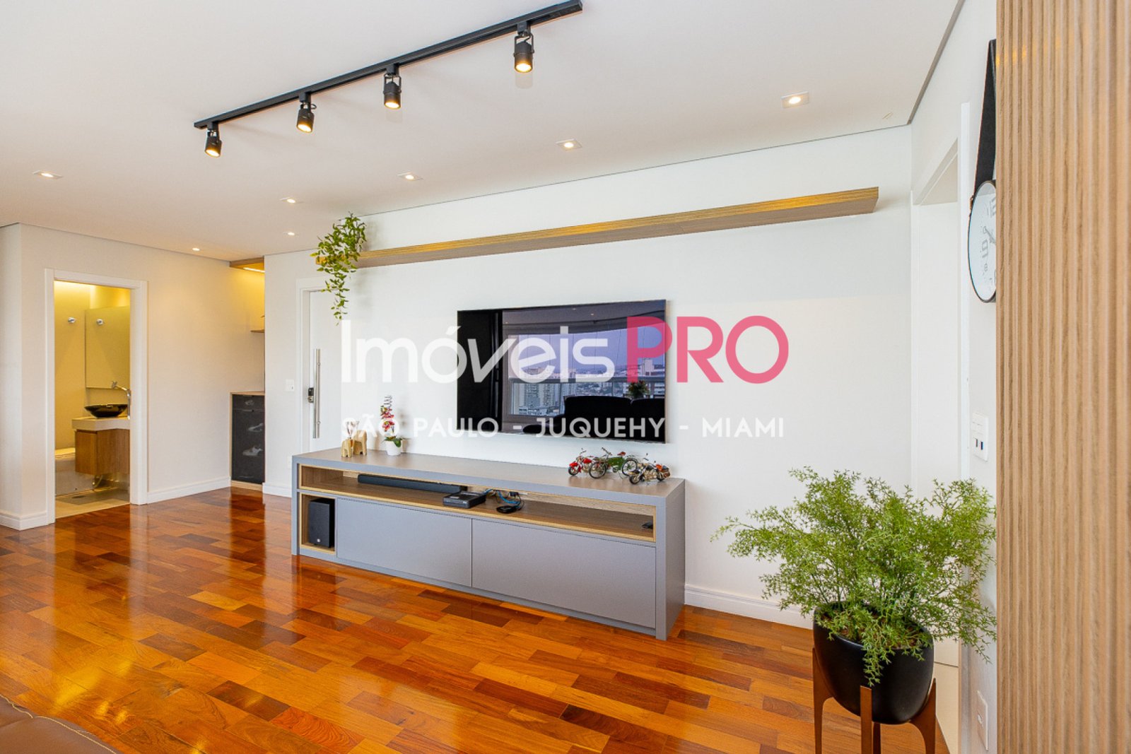 Foto :: https://assets.imoveispro.com.br/thumb/IP40526/apartamento-venda-vila-mascote_IP40526_11_1920x1080.jpg?