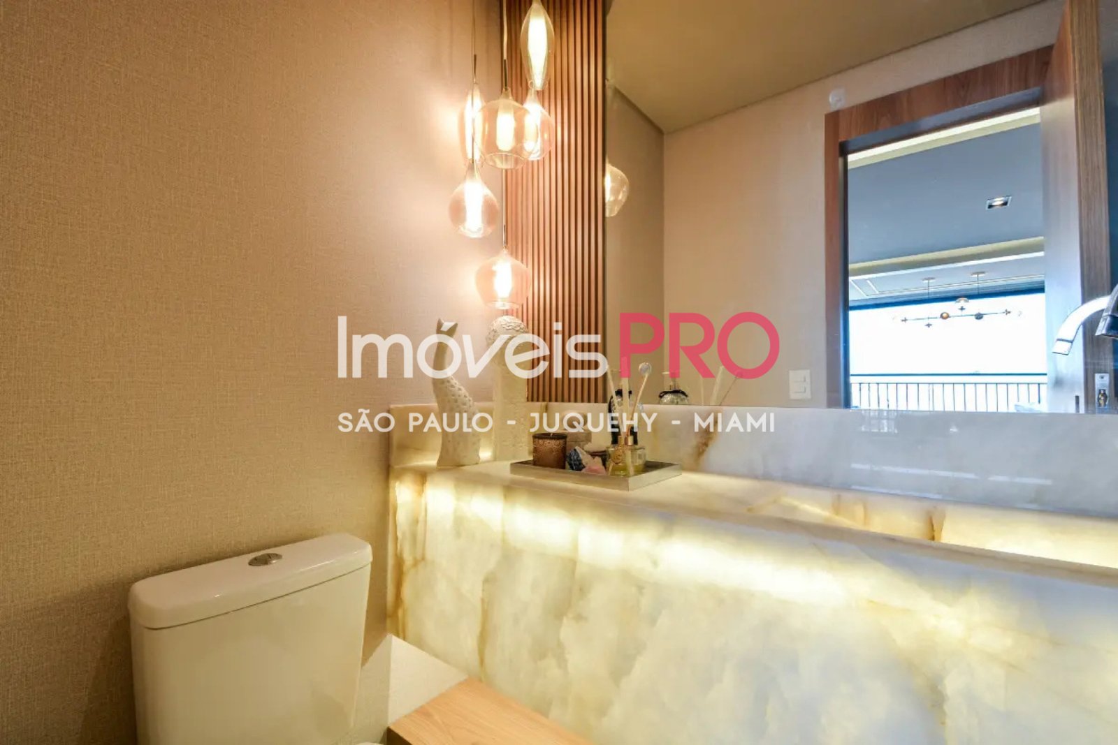 Foto :: IP40532